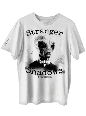 Camiseta urbana estilo oversize en color [negro/blanco] fabricada en algodón premium, con diseño exclusivo de la colección GH impreso en serigrafía de alta definición con motivos de estética streetwear y cultura alienígena.