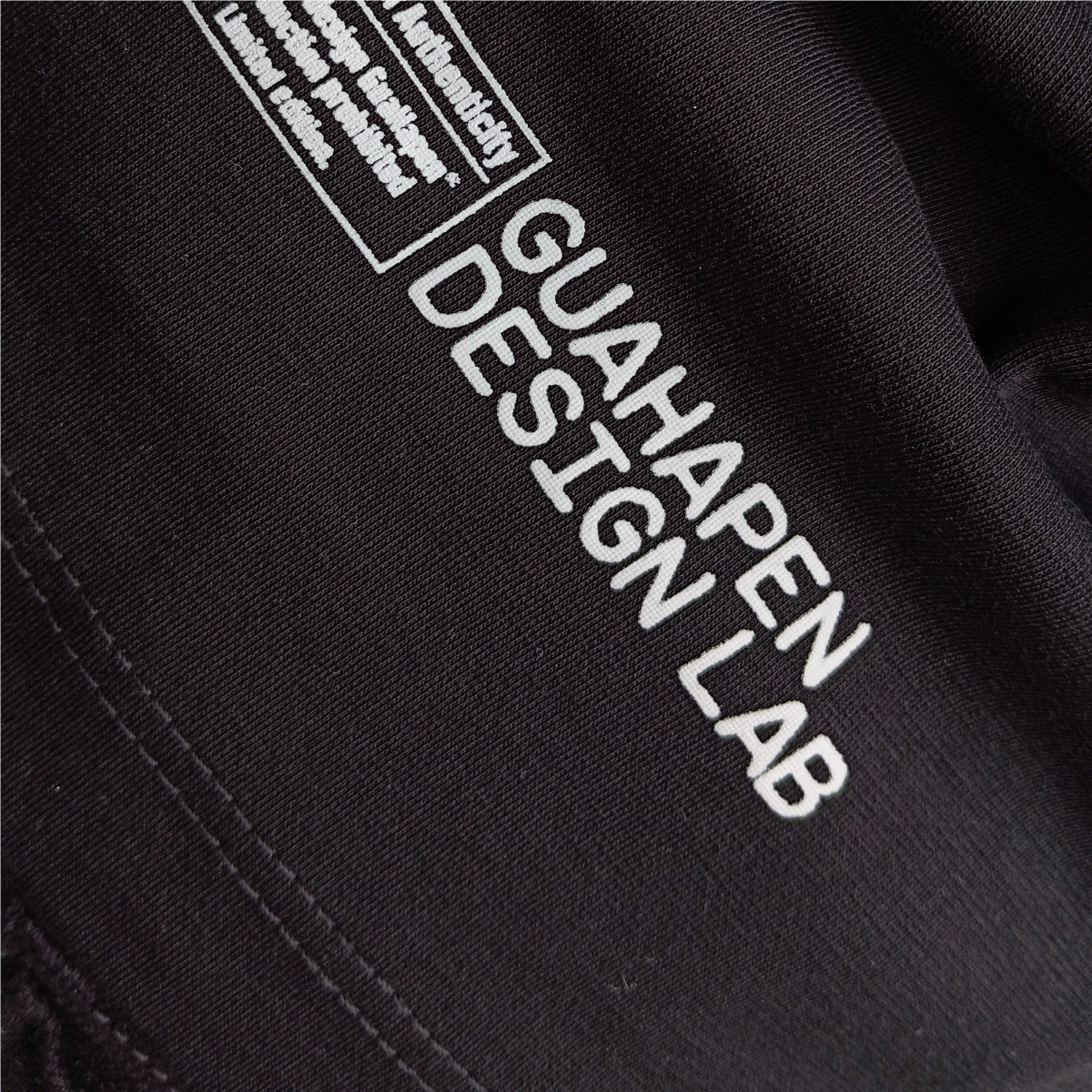 Camiseta negra silueta clásica GuaHapen Torneo San Rafa microfútbol Medellín