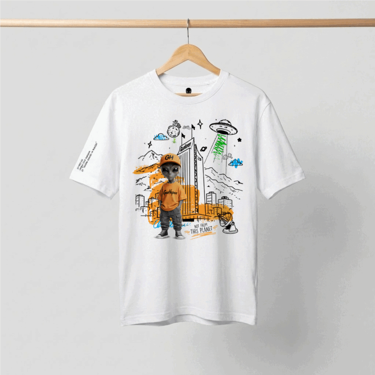 Camiseta oversized blanca GuaHapen con gráfico frontal de alien en la ciudad, ovni y estilo urbano